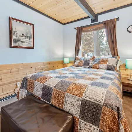 Sugar Shack - Cozy Cabin With A Full Kitchen With Granite Countertops With Movies, And Board Games!